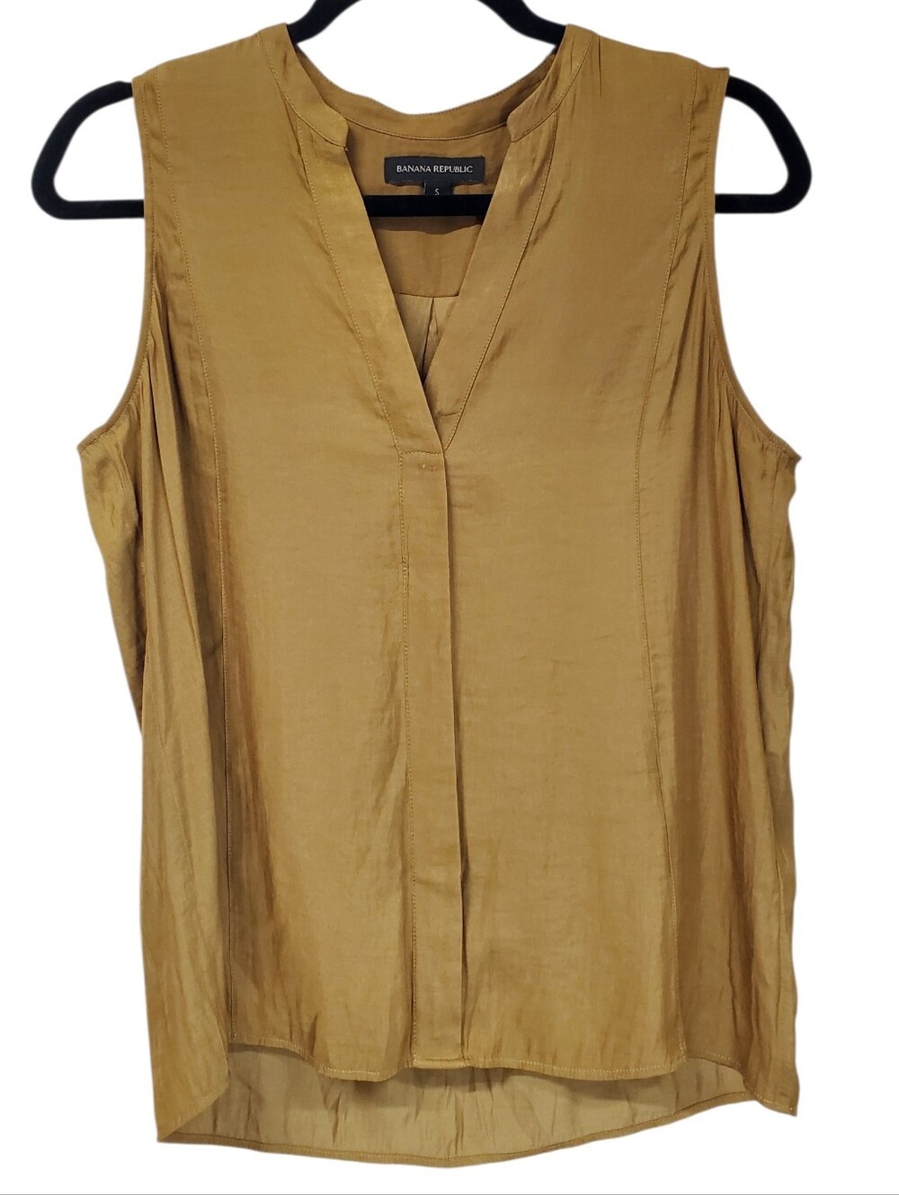 Banana Republic Sleeveless V-Neck Camisole in Mustard Gold Classic Business S